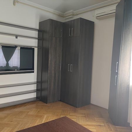 Christie'S Central Apartment บูคาเรสต์ ภายนอก รูปภาพ