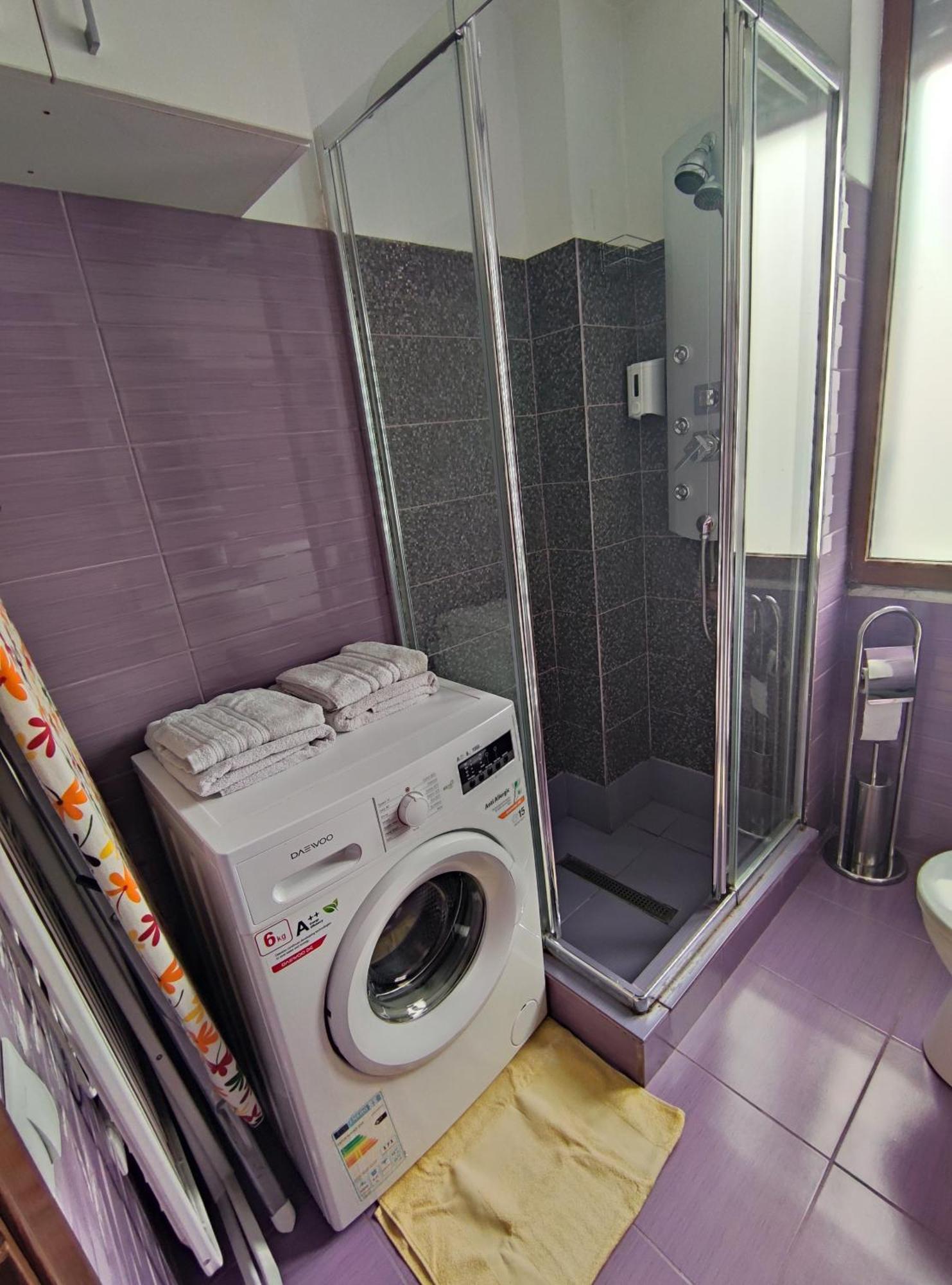 Christie'S Central Apartment บูคาเรสต์ ภายนอก รูปภาพ